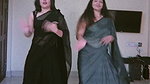 mom and daughter dance in black saree 2