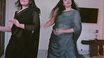mom and daughter dance in black saree 2