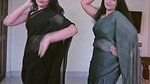 mom and daughter dance in black saree 2