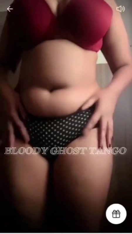 Nandu Telugu bbw showing nude body and fingering on tango with face