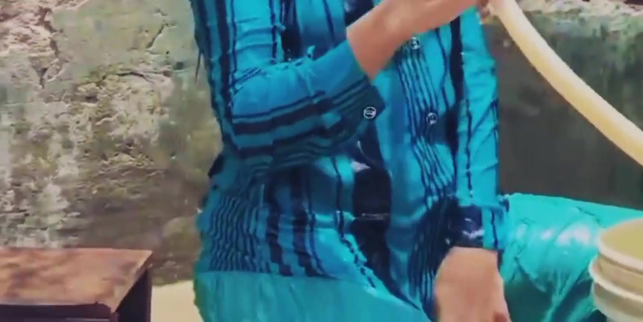 Desi Girlfriend bathing sex