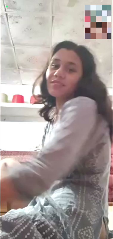 Cheater Girl Showing Fingering On VC With Many Boys part 2 (2)