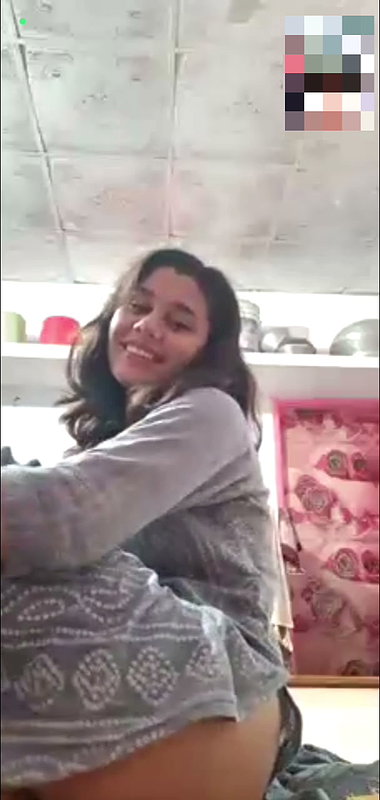 Cheater Girl Showing Fingering On VC With Many Boys part 2 (2)