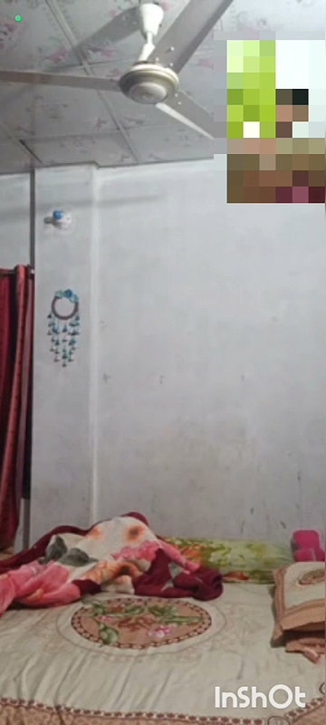 Cheater Girl Showing Fingering On VC With Many Boys part 2 (3)