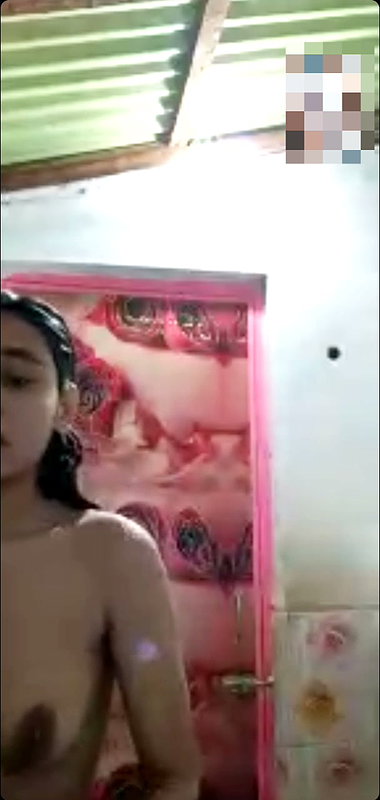 Cheater Girl Showing Fingering On VC With Many Boys part 2 (4)