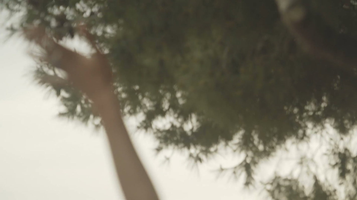 Julia Roca & Kali Sudhra – Smokin Witches