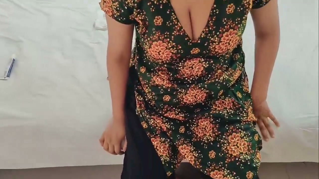 Bangladeshi 18+ working girl fucking in the house room