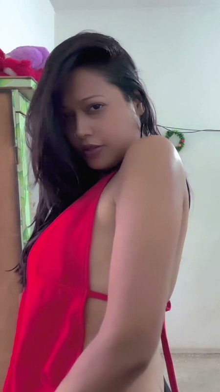 VISHWAKARMA EROTIC BEAUTY BACKLESS TOO TEMPTING LOOKS 2