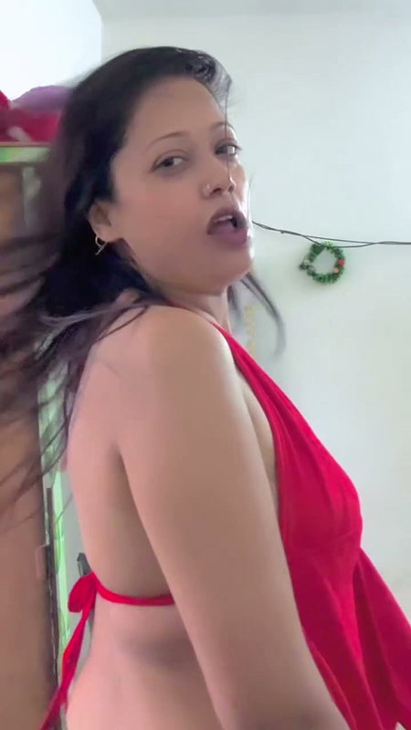 VISHWAKARMA EROTIC BEAUTY BACKLESS TOO TEMPTING LOOKS 2