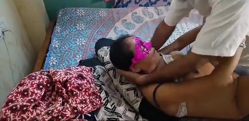 Sasur nay bhau ko Akela pakar sucking and fucking kiya hot boobs