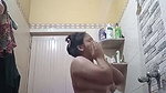 DESI SEXY FIGURE MAAL NUDE BATHING (2)