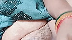 Sanskaari deshi hot Housewife ki Bur Choot ka Paani