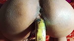 village bhabhi apne bur me kela dal liya
