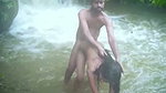 Desi girl ko nahate samye hi pakd ke jabbar dasti pela