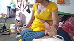 Sister-in-law in the kitchen, sister-in-law took out the water of the brother-in-law’s land, showing big boobs with her hands Hindi audio