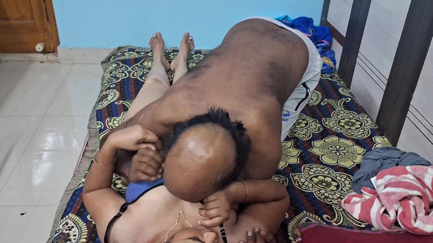 Beautiful Sindu Bhabhi Amazing XXX Hardcore Sex in Saree
