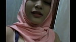 Enaknya remas susu di toilet