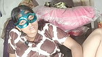 Putting a finger in a virgin girl’s pussy, the water of the pussy came out, there is no land, so Hindi audio virgin put dildo in pussy and took out pussy water in the ass