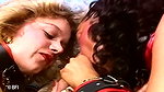 Midget dude banged two chicks in threesome