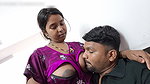 Devar apni bhabhi ki big boobs pahli bar aapne jibh se chat raha he – daver suking bhabhi boobs