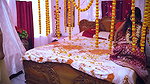 Suhagraat me pati ko behoshh karke boyfriend se chudwae