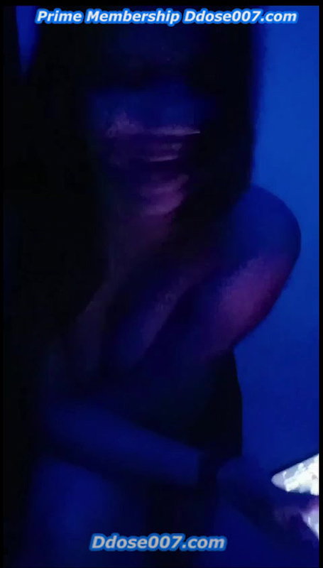 Insta Girl Elli Sharma Nude Show on Live Cam