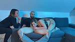 Sienna Discovers Voyeurism With Pam