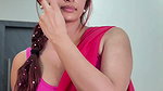 desi lady in pink bra and saree showing navel 1