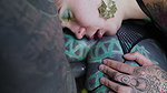 7 Filmz Tattoo dreier madchen offenen Arsche fur tatowierten schwanz