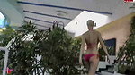 AmyStarr HEMMUNGSLOSER FICK IM OFFENTLICHEN SCHWIMMBAD
