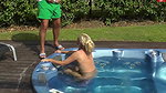 Dirty Tina Outdoor im Jacuzzi gefickt