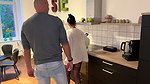 KatiFrench DOPPELTE MILF BESAMUNG Erst spritzt der Kunde dann der Mann