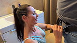 KatiFrench Volle Sahneladung ins Gesicht MILF wird im Badezimmer hart gefickt und vollgespritzt