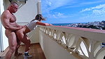 LauraDee Ihre muschi auf dem balkon gefickt wahrend die MILF raucht