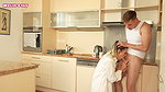 Melina May Heimlich in der Kuche