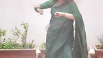 hot marathi lady sexy navel in green saree 1