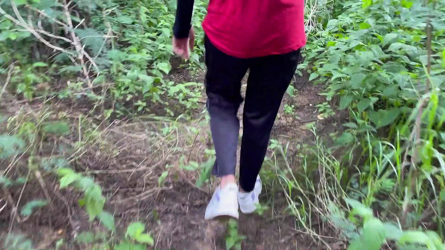 HOT YOUNG SLIM STRANGER GIRL FUCKING IN JUNGLE (HINDI ROLEPLAY)