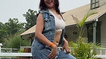 chubby desi lady in white crop top sexy navel 1