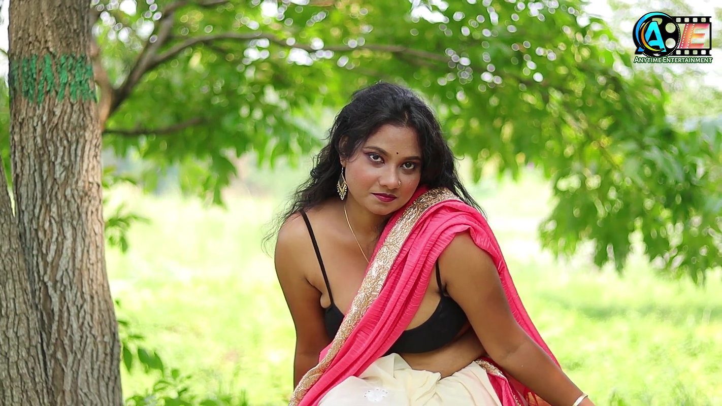 Beautiful horny charu bhabhi huge cleavage hot nael and armpit show