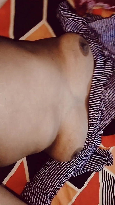 I sucked my wife’s pussy and let out the water