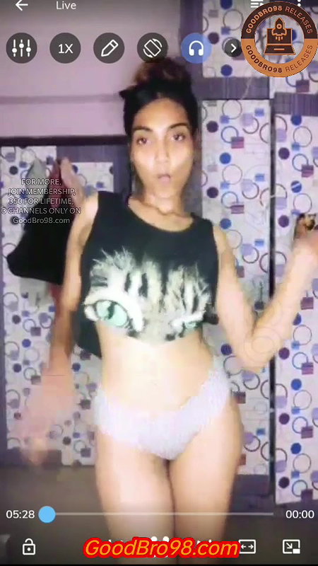 Sexy Lil Gangsta Twerking her Ass on Tango