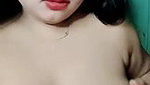 Tante mlenuk jilbob merah