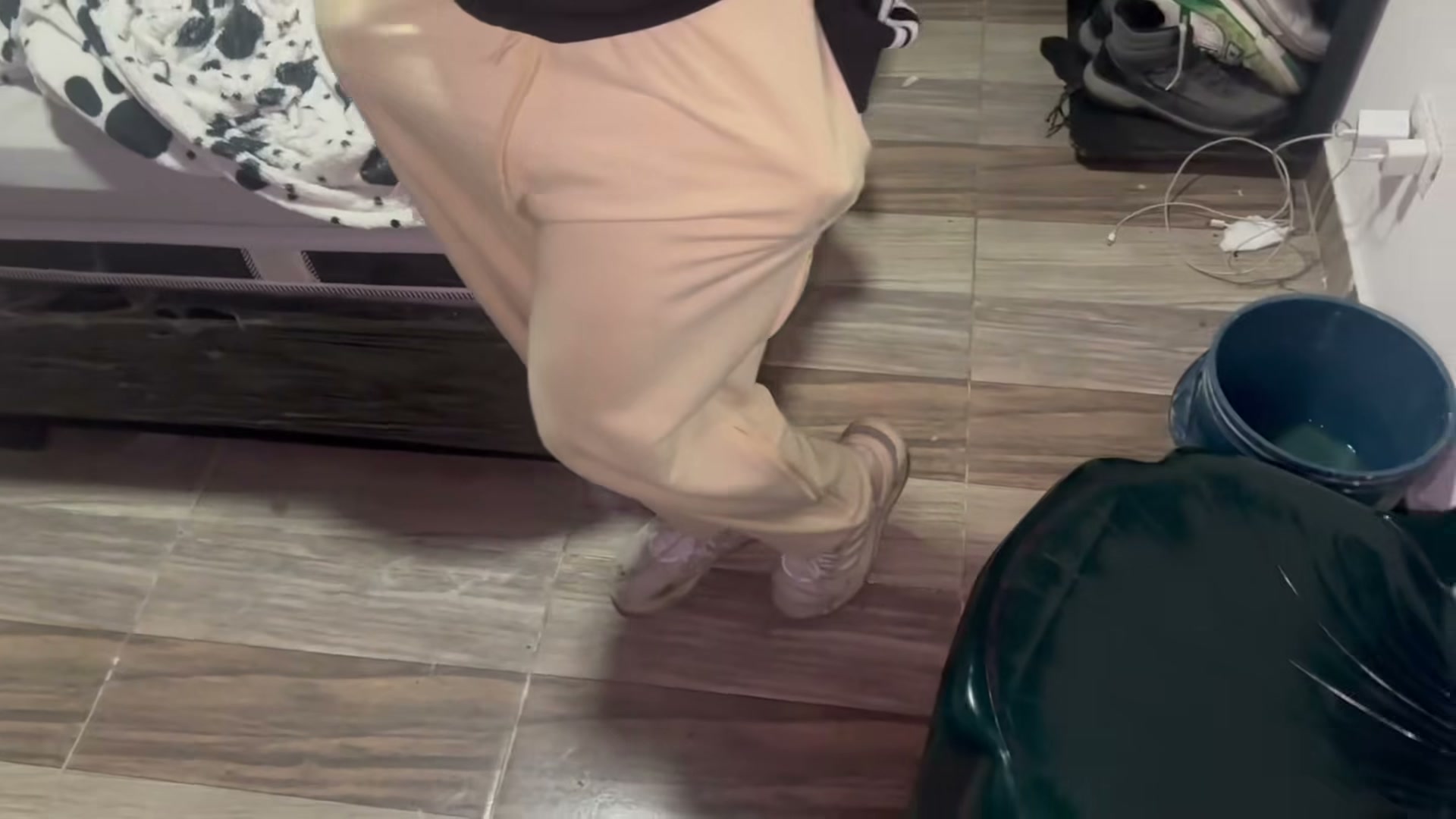 Frame 9
