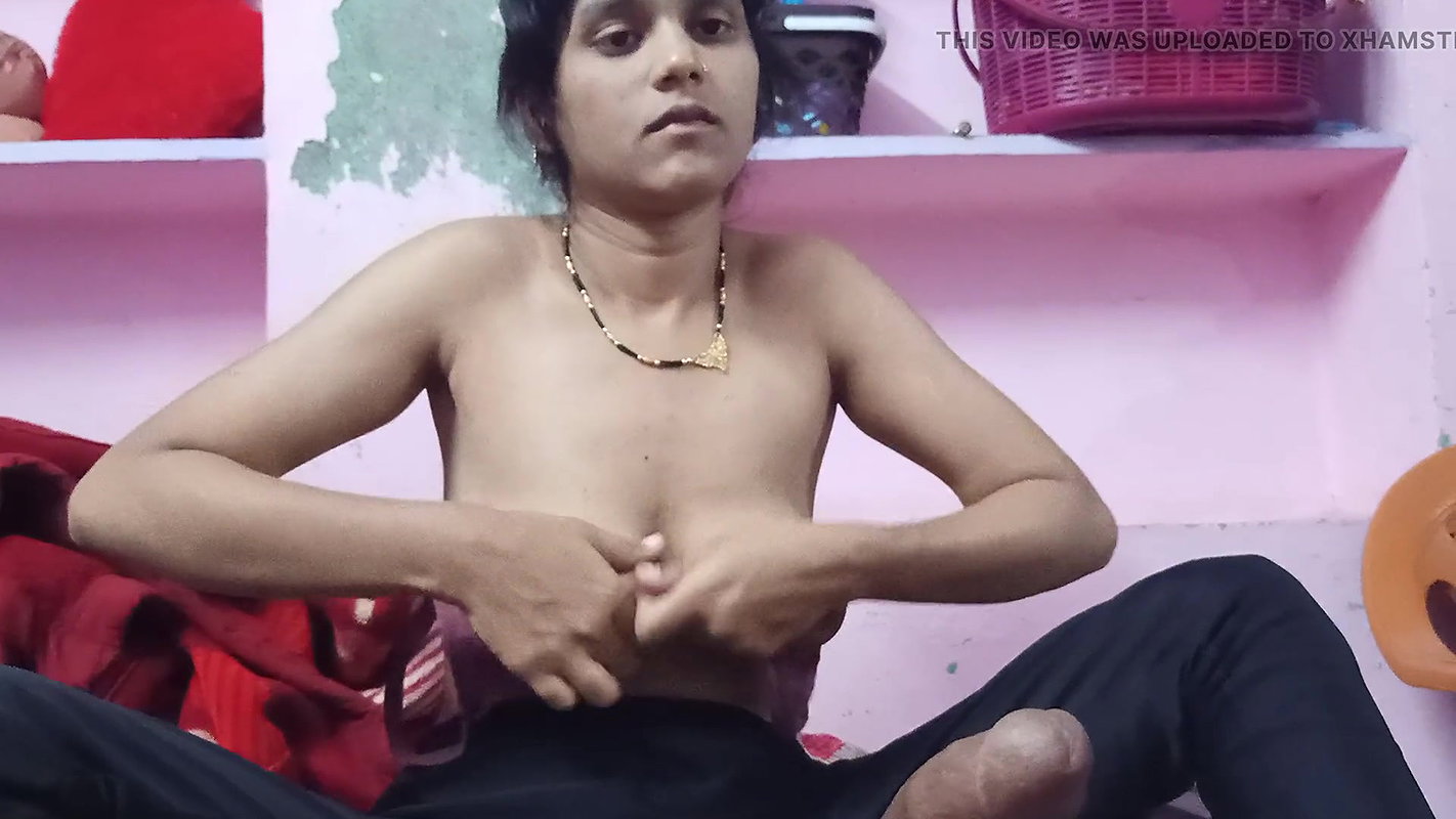 Desi bhabhi sucking my Desi cock in bedroom.he like my cock Desi sock