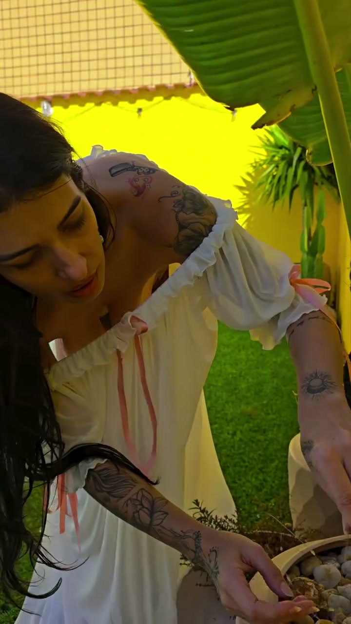 Frame 9