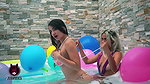 Dos Lesbianas Divirtiendose En El Jacuzzi Miss Rosario by Ann Rides