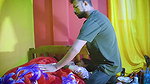 Sauteli bahan ke room me ghus ke bahan ko chod diya