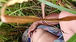Gaon ki desi ladki ko sadi mein khet per doggy Banakar munh mein land chuswa karke chod