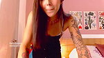 Thousands of people connect to see this skinny Colombian who broadcasts live almost daily