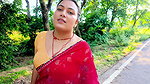 Dost ki unsatisfied bibi fucked by me bhabi jungle me akeli lift deke sex done hot Hindi viral video